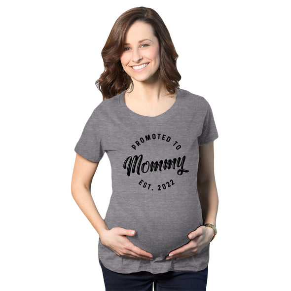 Maternity Promoted To Mommy 2024 2023 2022 Pregnancy Tshirt Funny New Baby Graphic Tee
