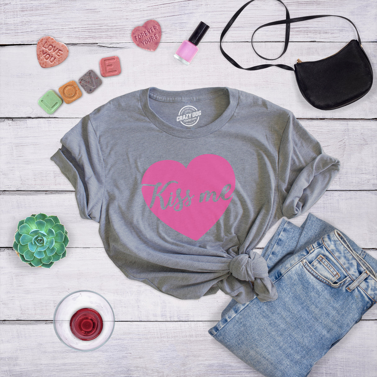 Womens Kiss Me Script Heart Cute \Relationship Flirting T shirt for Ladies