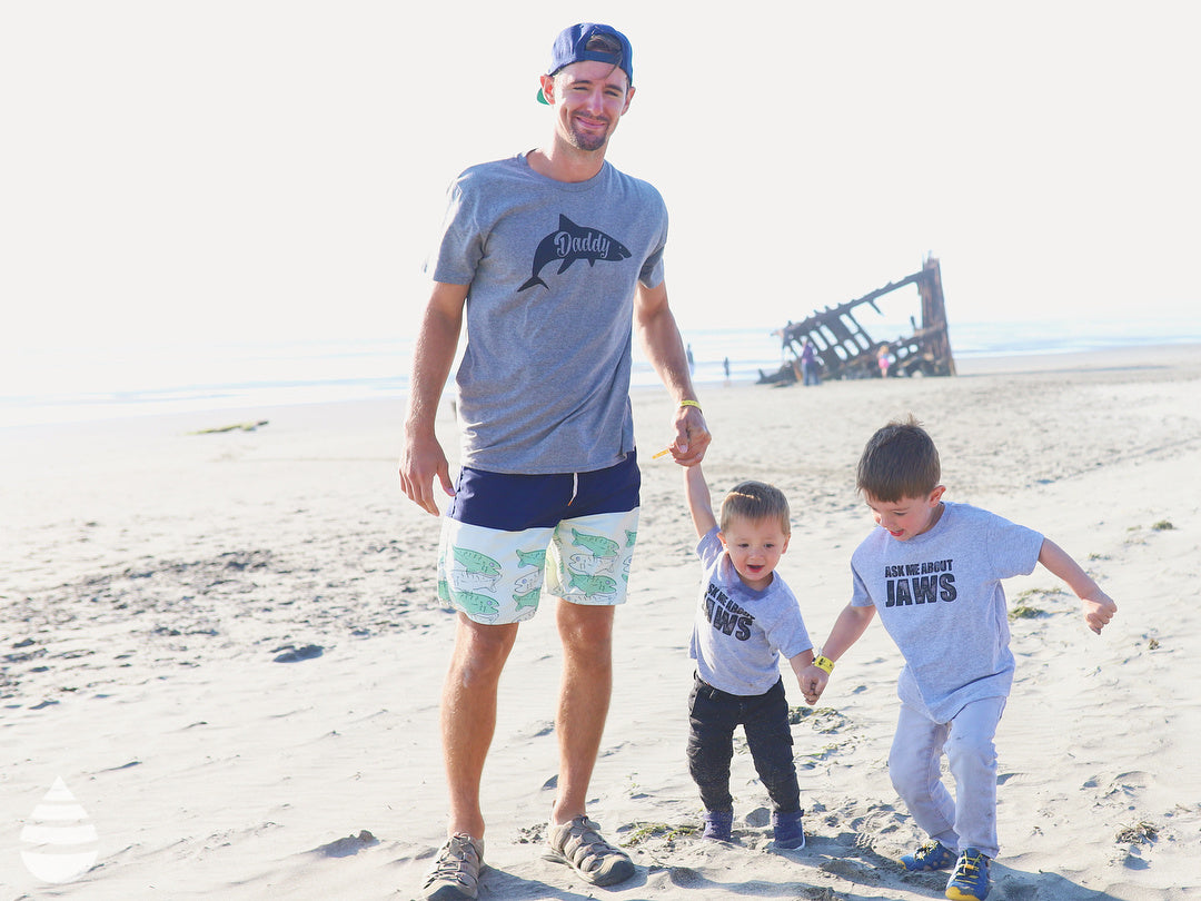 Mens Daddy Shark T shirt Cute Funny Family Cool Best Dad Vacation Tee For Guys