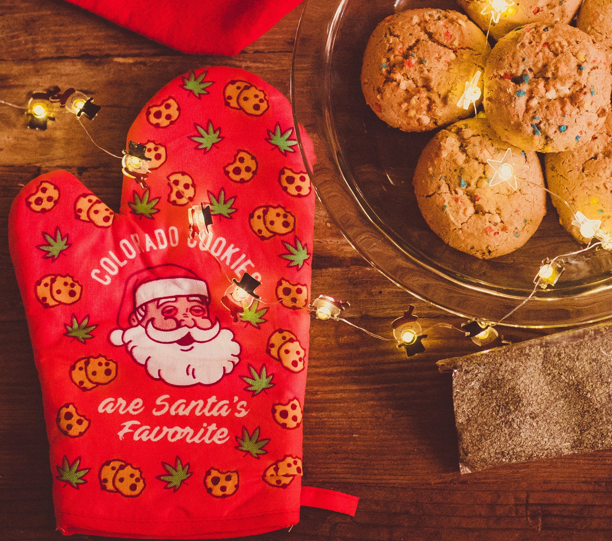 Colorado Cookies Are Santa's Favorite Oven Mitt Funny Weed Pot Edibles Christmas Novelty Kitchen Glove