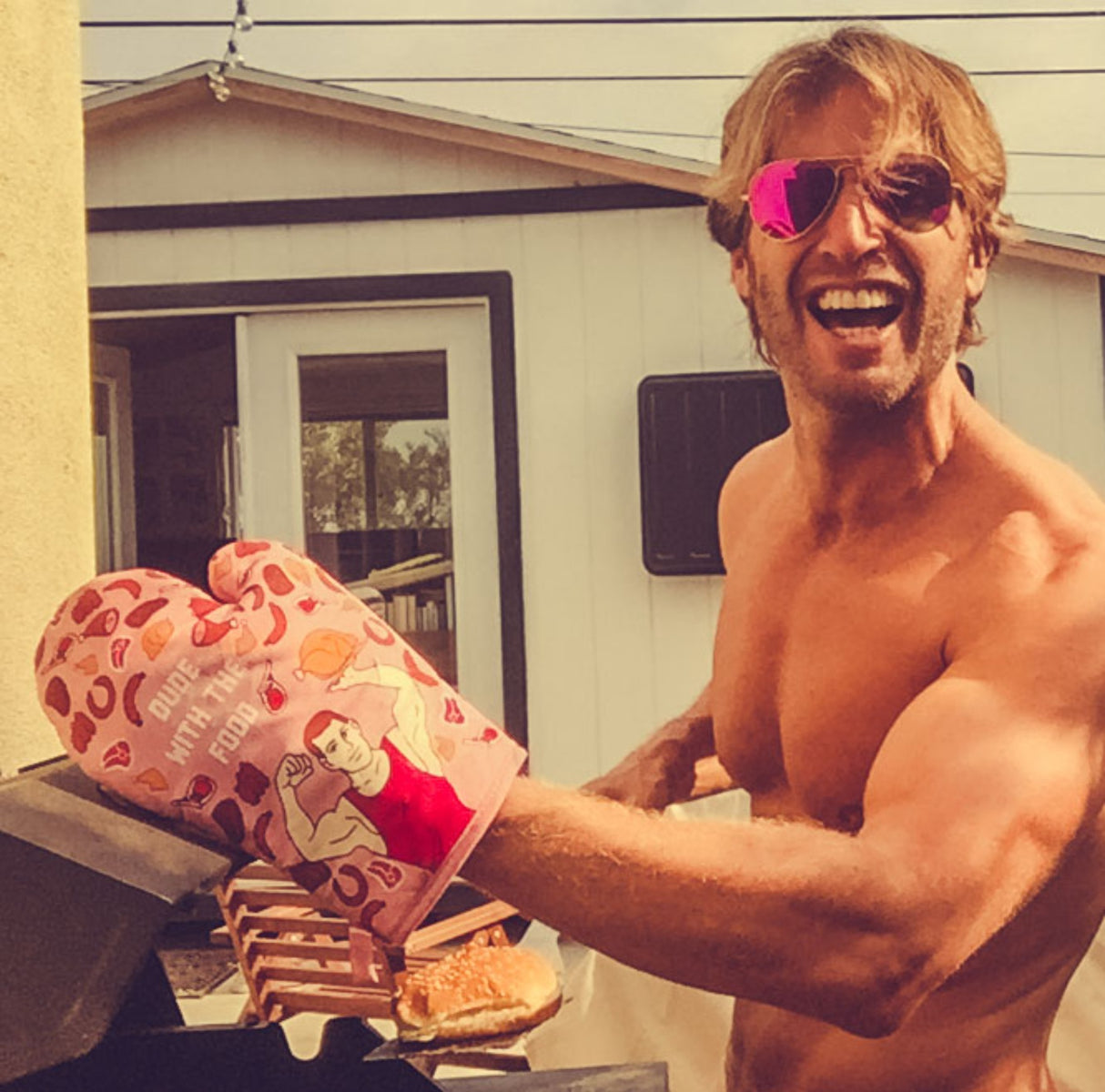 Dude With The Food Oven Mitt Funny Meat Chef BBQ Protein Graphic Kitchen Glove