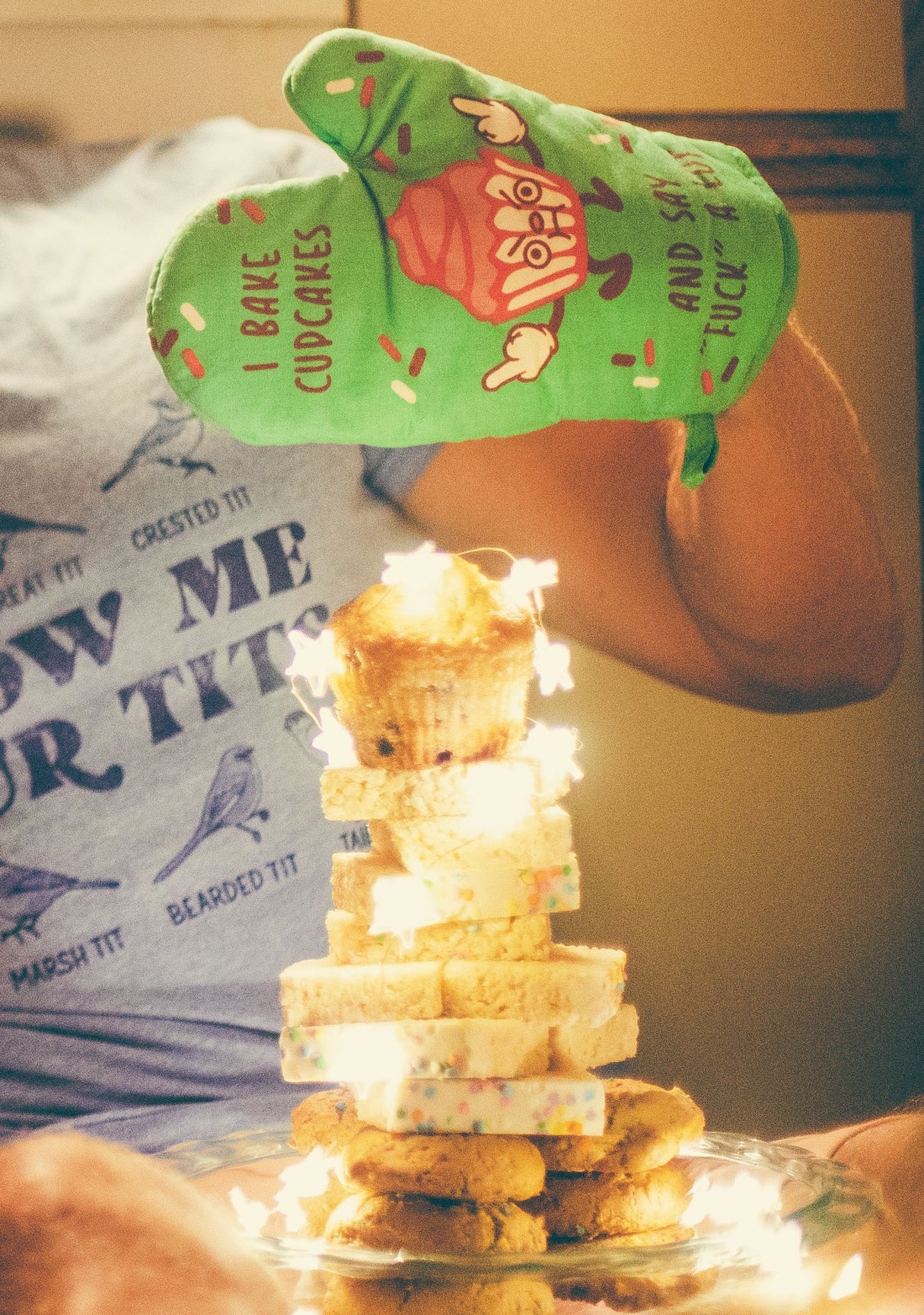 I Bake Cupcakes And Say Fuck A Lot Oven Mitt Funny Baking Curse Words Novelty Kitchen Glove