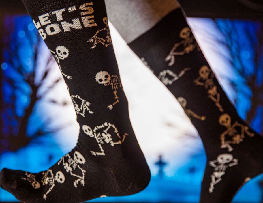 Women's Let's Bone Socks Funny Halloween Party Skeleton Graphic Novelty Vintage Footwear