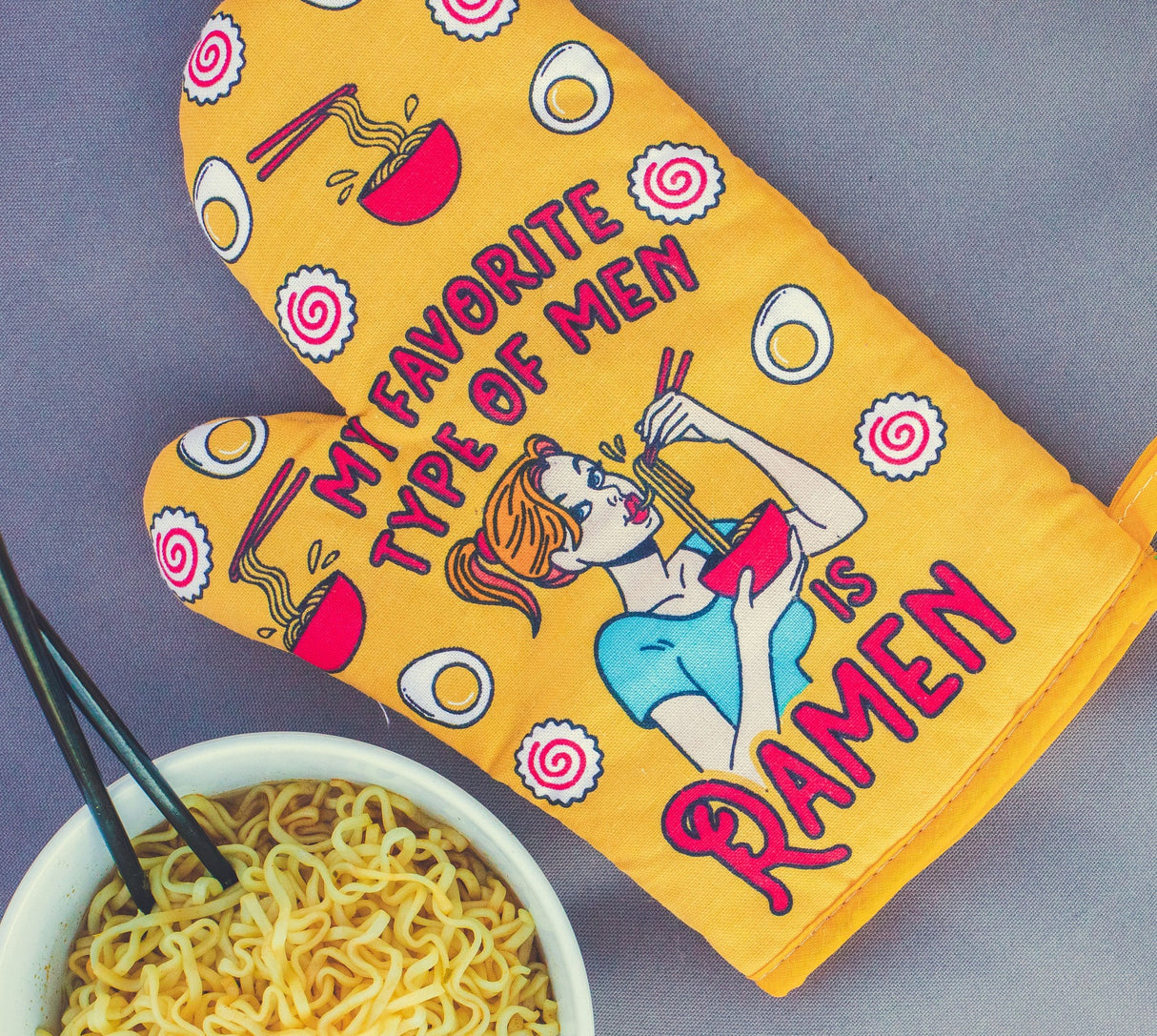 My Favorite Type Of Men Is Ramen Oven Mitt Funny Noodles Soup Dating Relationship Kitchen Glove